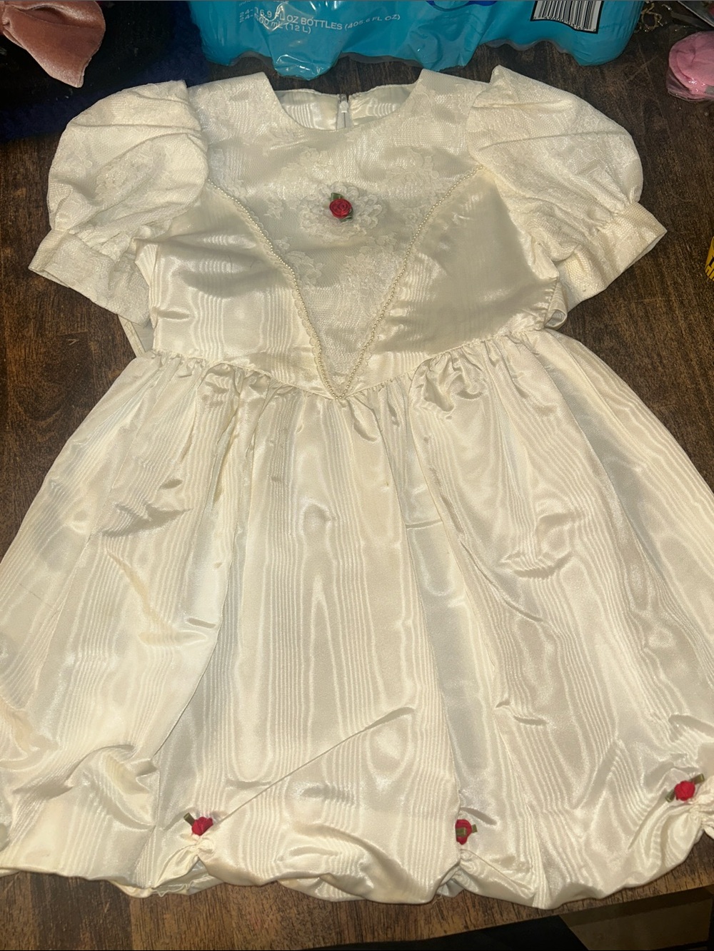 Girls' Ivory Satin Party Dress with Red Rose Accents classico